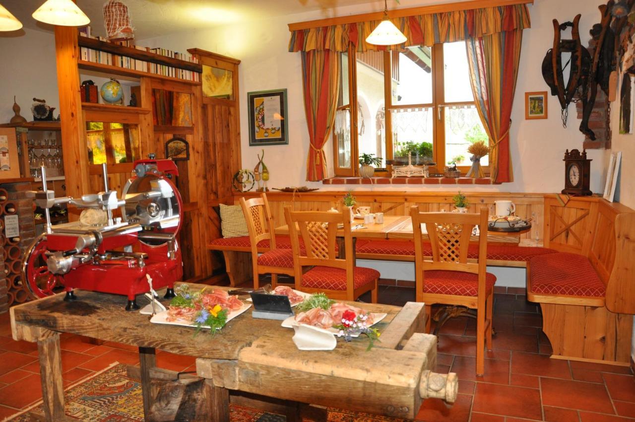 Gmiatliche Stubm Bed & Breakfast Loipersdorf bei Fuerstenfeld Luaran gambar